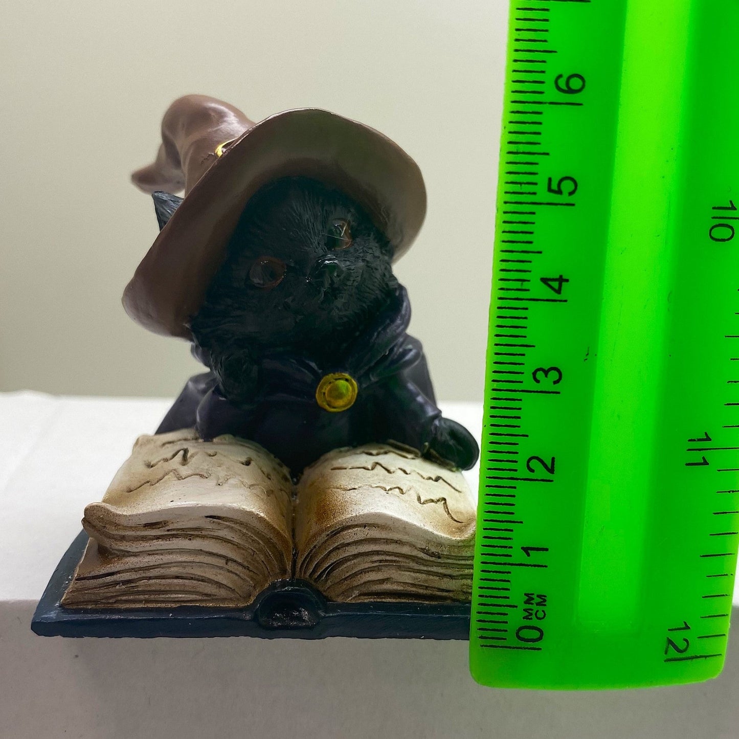 Innenmodell "Schwarze Katze mit braunen Hut" - 50 x 70 mm - Schneekugelhaus