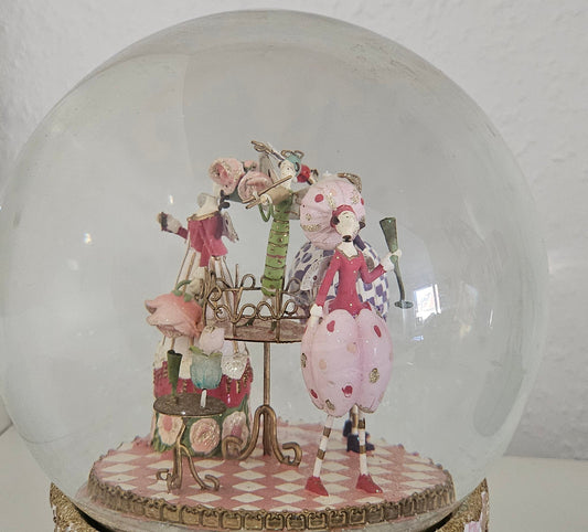 Gisela Graham Schneekugel repariert - Schneekugelhaus