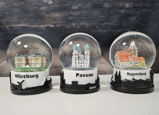 Urbaner Minimalismus: Die neue Skyline-Serie im zeitlosen Schwarz-Weiß-Look - Schneekugelhaus