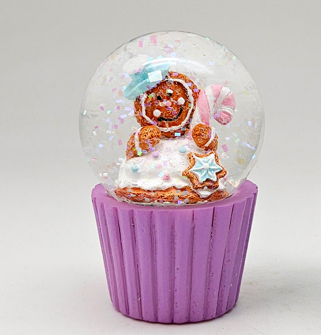 Weihnachtsaktion für Apothekenkooperation - Schneekugelhaus