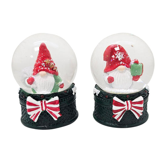 2 süße Mini-Schneekugeln Weihnachtswichtel auf grün B: 45mm - Schneekugelhaus
