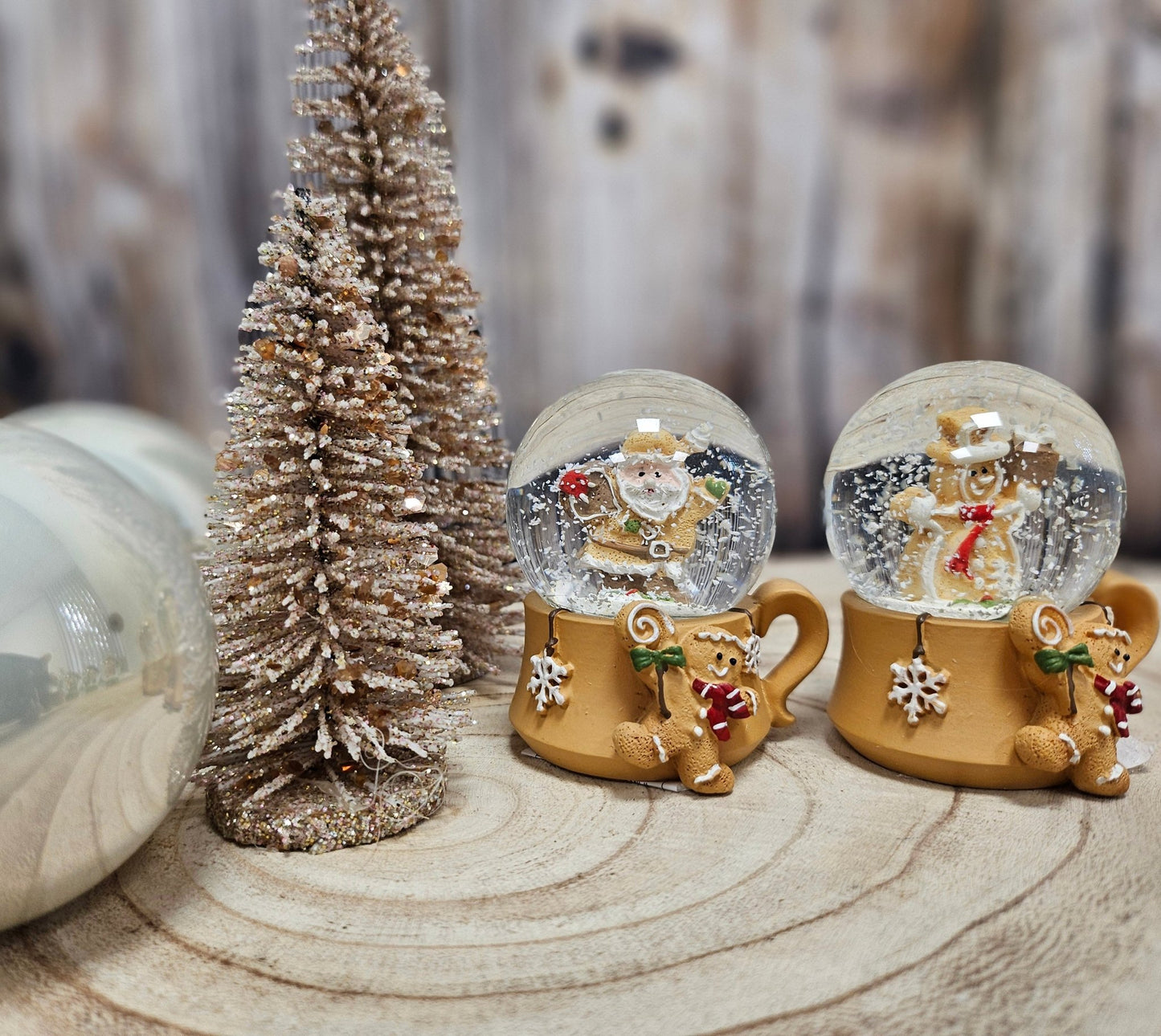2 Süße Schneekugeln Weihnachtstasse Weihnachtsbäckerei 60 mm Durchmesser - Schneekugelhaus