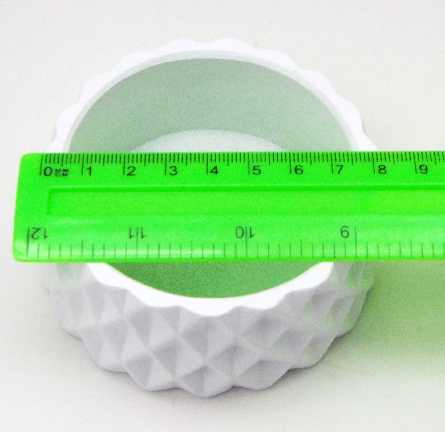 100mm Bastelset Polyresin Sockel weiß rund kubisch mit DIY-Schneekugel - 1x Schnee