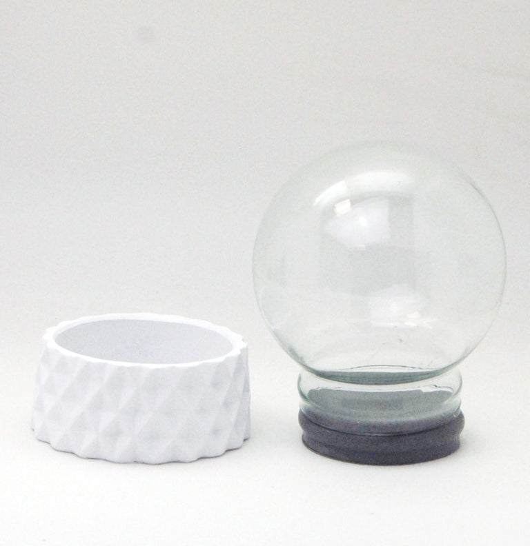 100mm Bastelset Polyresin Sockel weiß rund kubisch mit DIY-Schneekugel - 1x Schnee