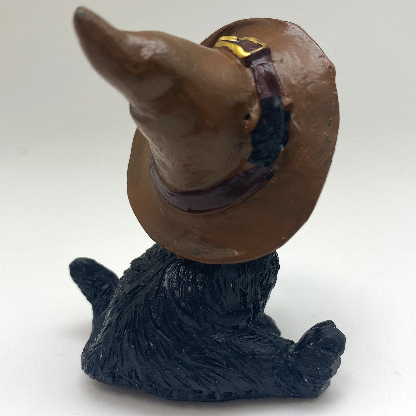 Hexen-Katzen Figur "sitzend mit braunen Hut" - 55 x 75 mm