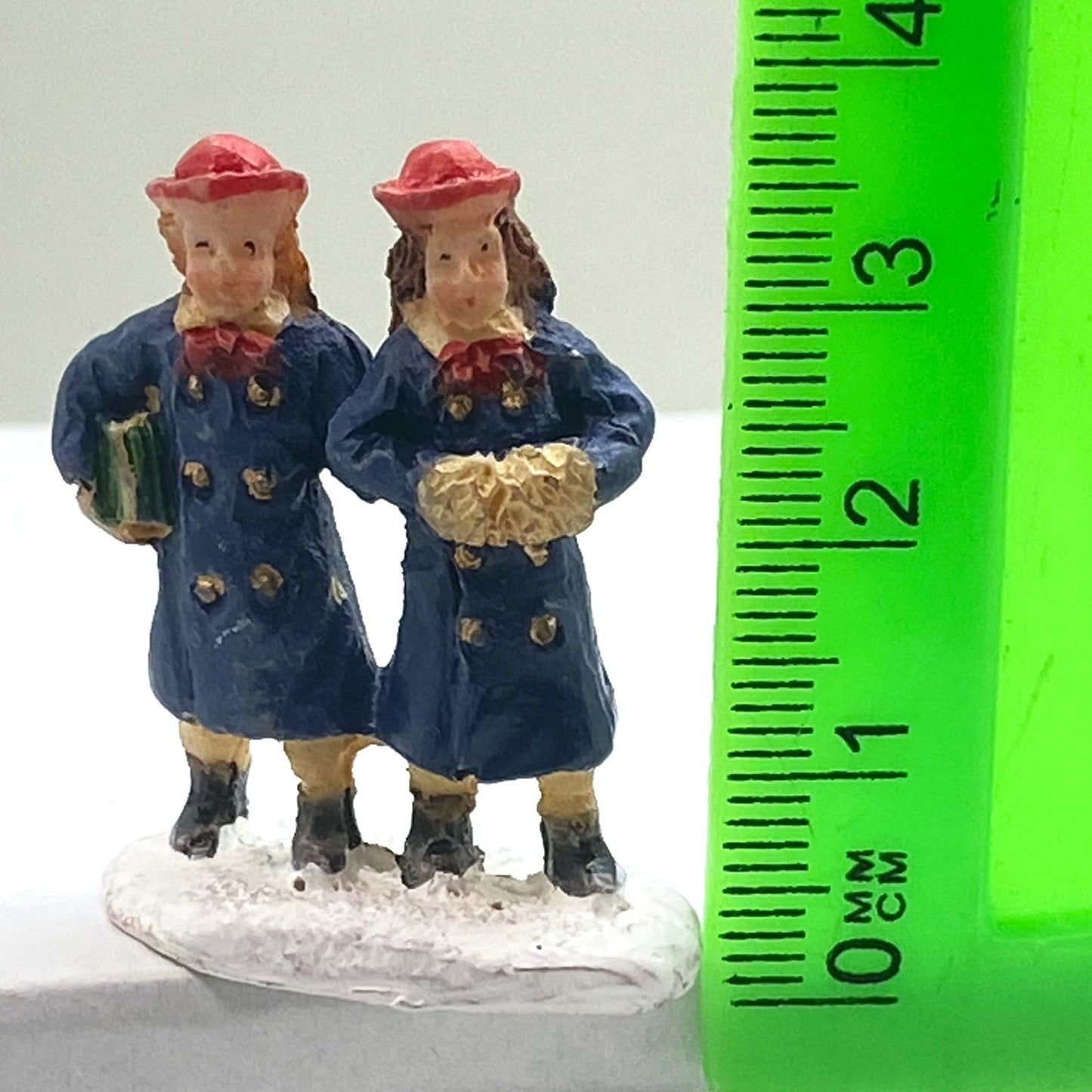 Innenmodell „2 Mädchen unterwegs“ - 28 x 33 mm - Schneekugelhaus
