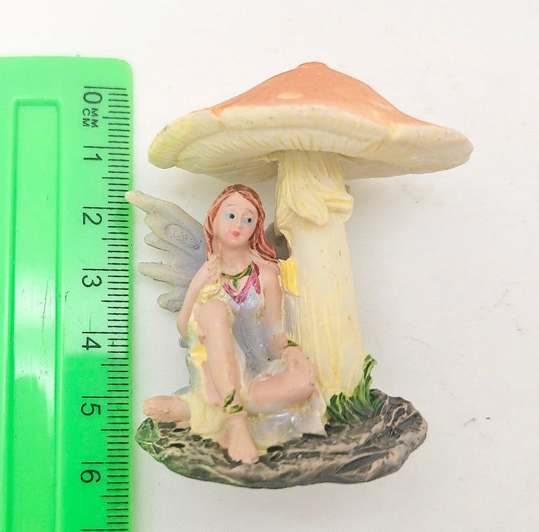 Innenmodell „Blumenfee unter Pilz“ Flügel lila - 46mm x 55mm - Schneekugelhaus