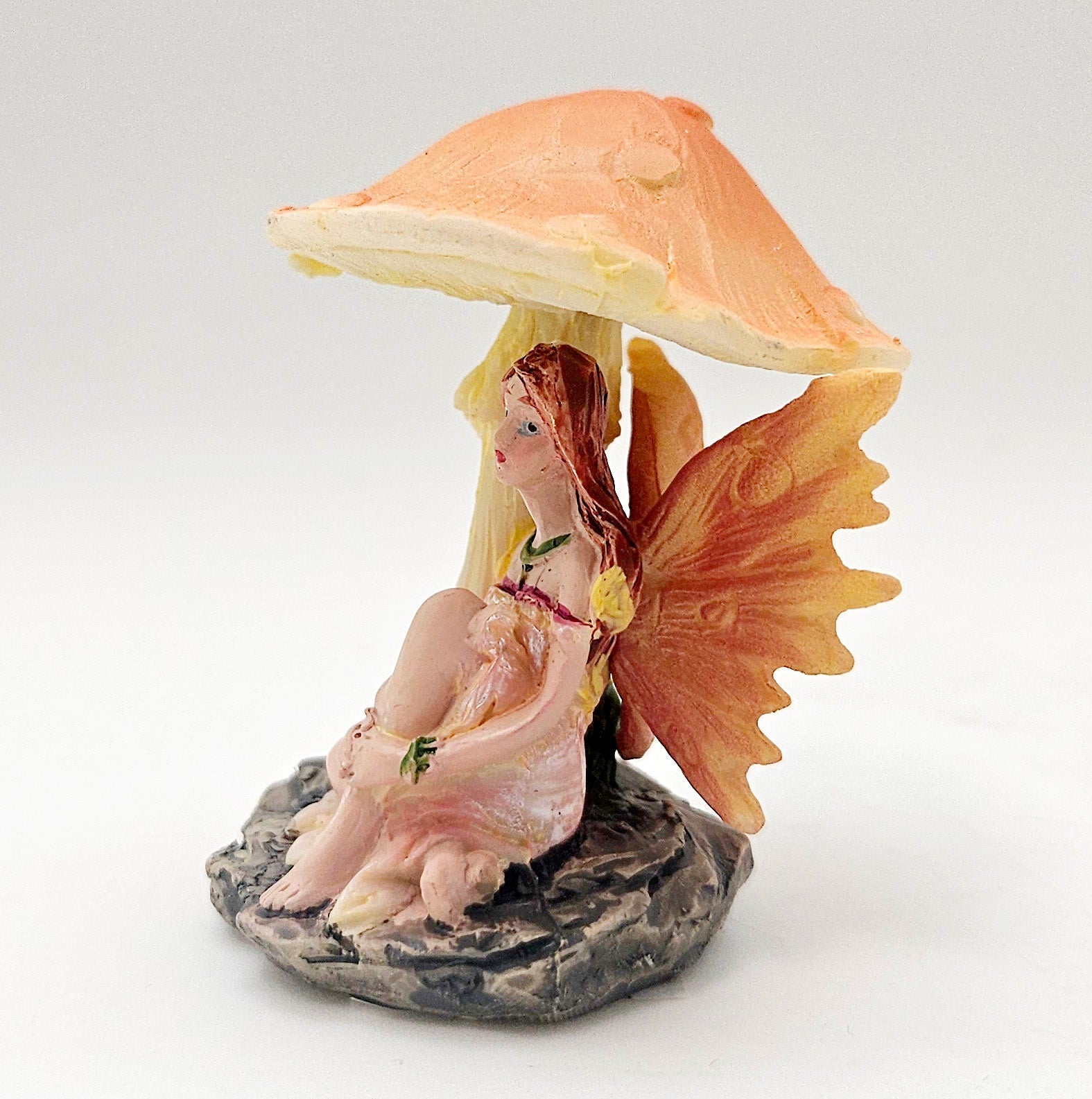 Innenmodell „Blumenfee unter Pilz“ Flügel orange - 46mm x 55mm - Schneekugelhaus