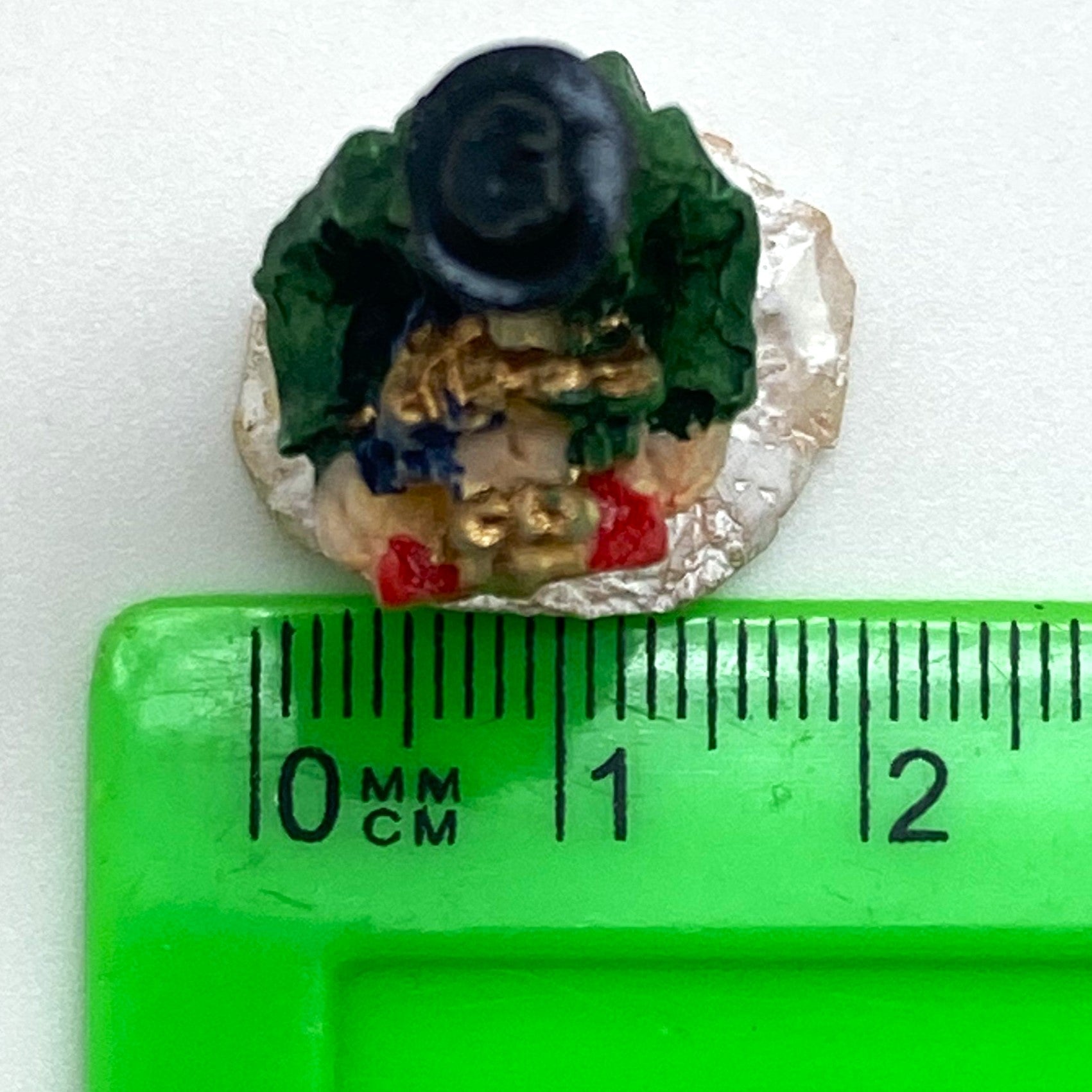 Innenmodell „Butler mit Geschenken“ - 20 x 43 mm - Schneekugelhaus