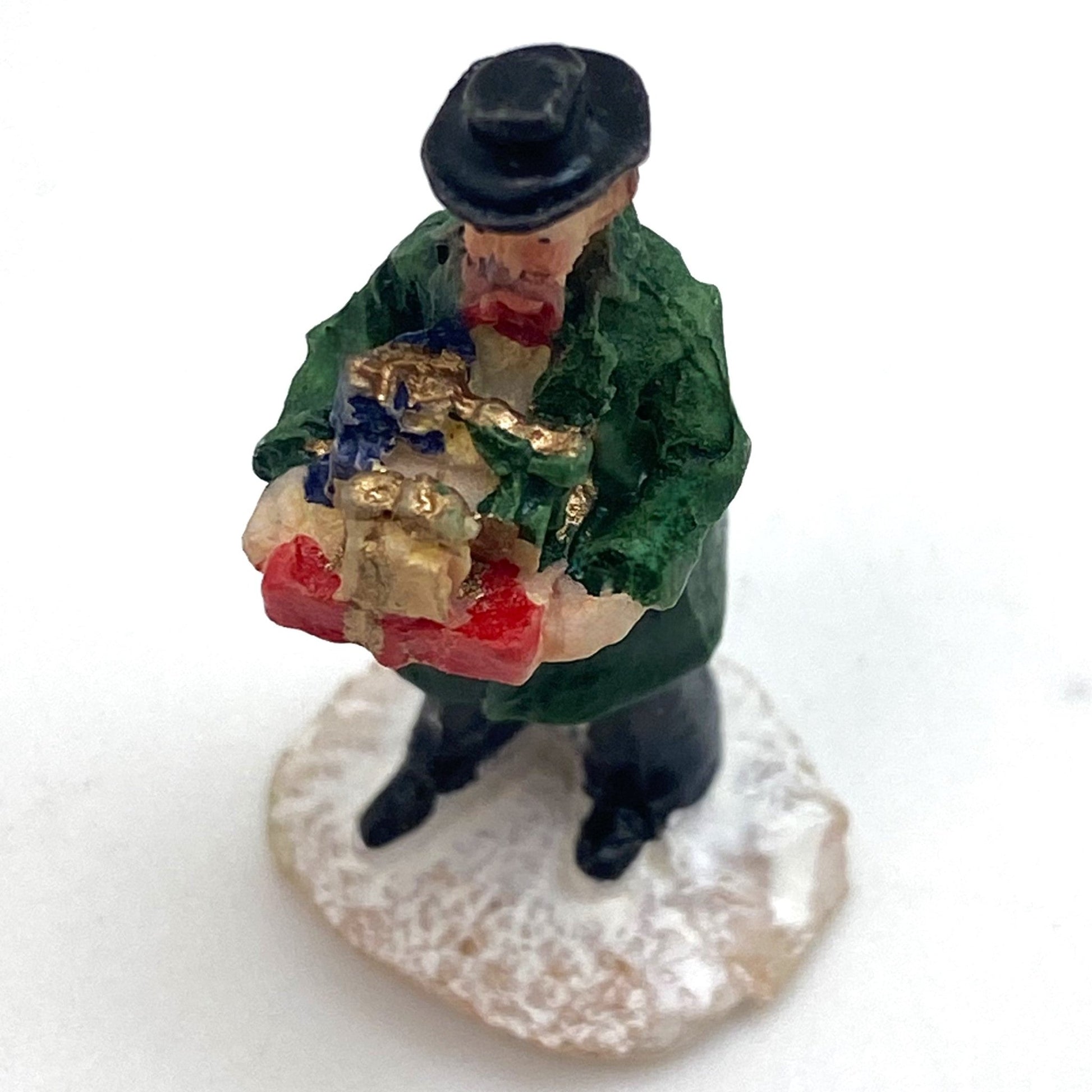 Innenmodell „Butler mit Geschenken“ - 20 x 43 mm - Schneekugelhaus