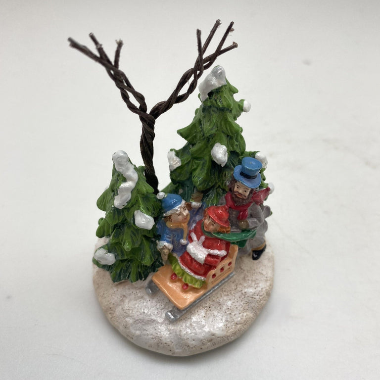 Innenmodell "Familie mit Schlitten im Winterwald" - 55 x 77 mm - Schneekugelhaus