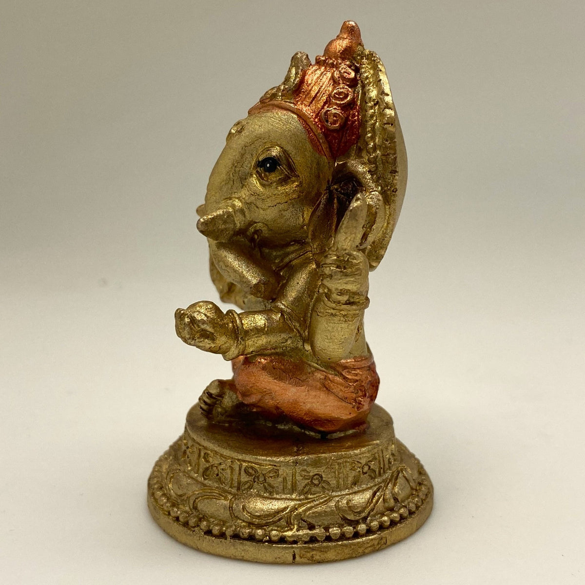 Innenmodell "Ganesha auf rundem Lotus - Sockel" - 35 x 70 mm - Schneekugelhaus