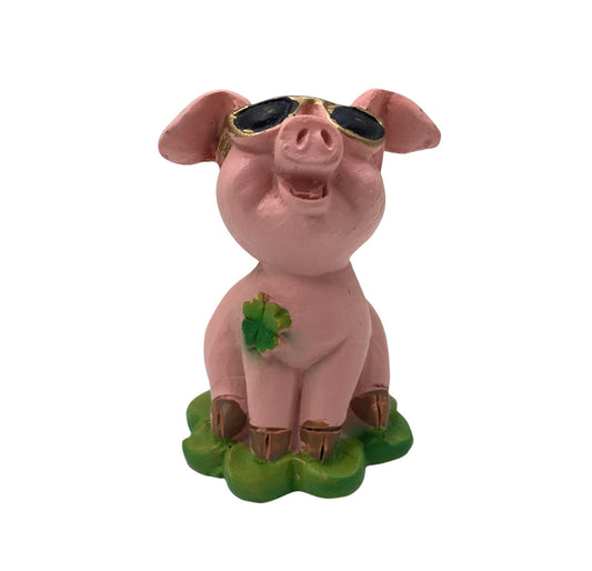 Innenmodell "Schwein mit Kleeblatt-Brosche" - 40 x 45 mm - Schneekugelhaus