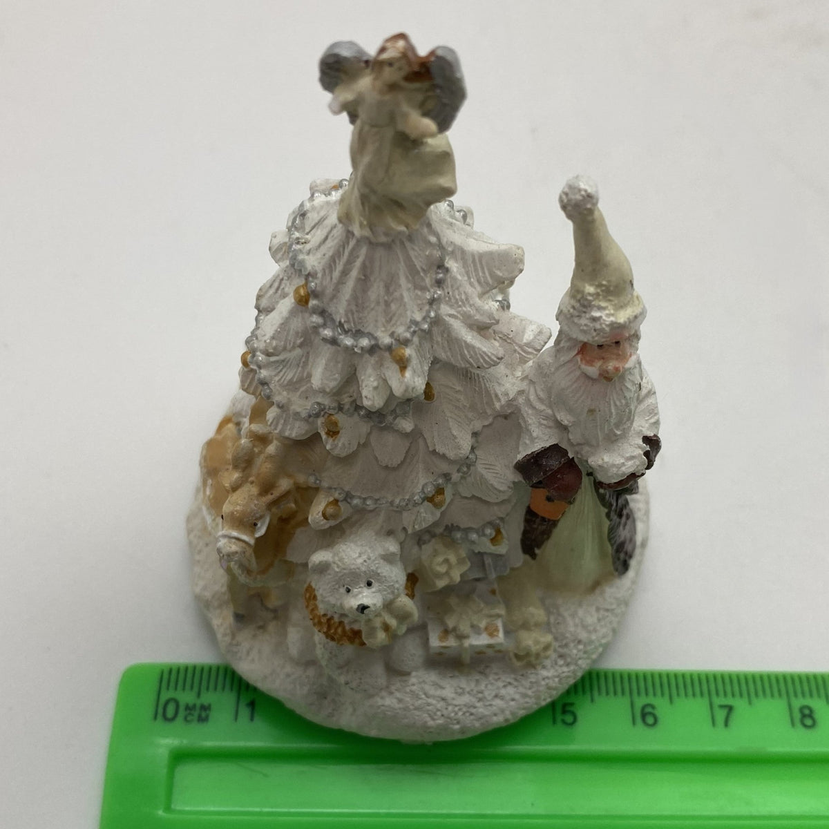 Innenmodell "Weihnachtsmann Christbaum weiß braun beige" - 64 x 85 mm - Schneekugelhaus