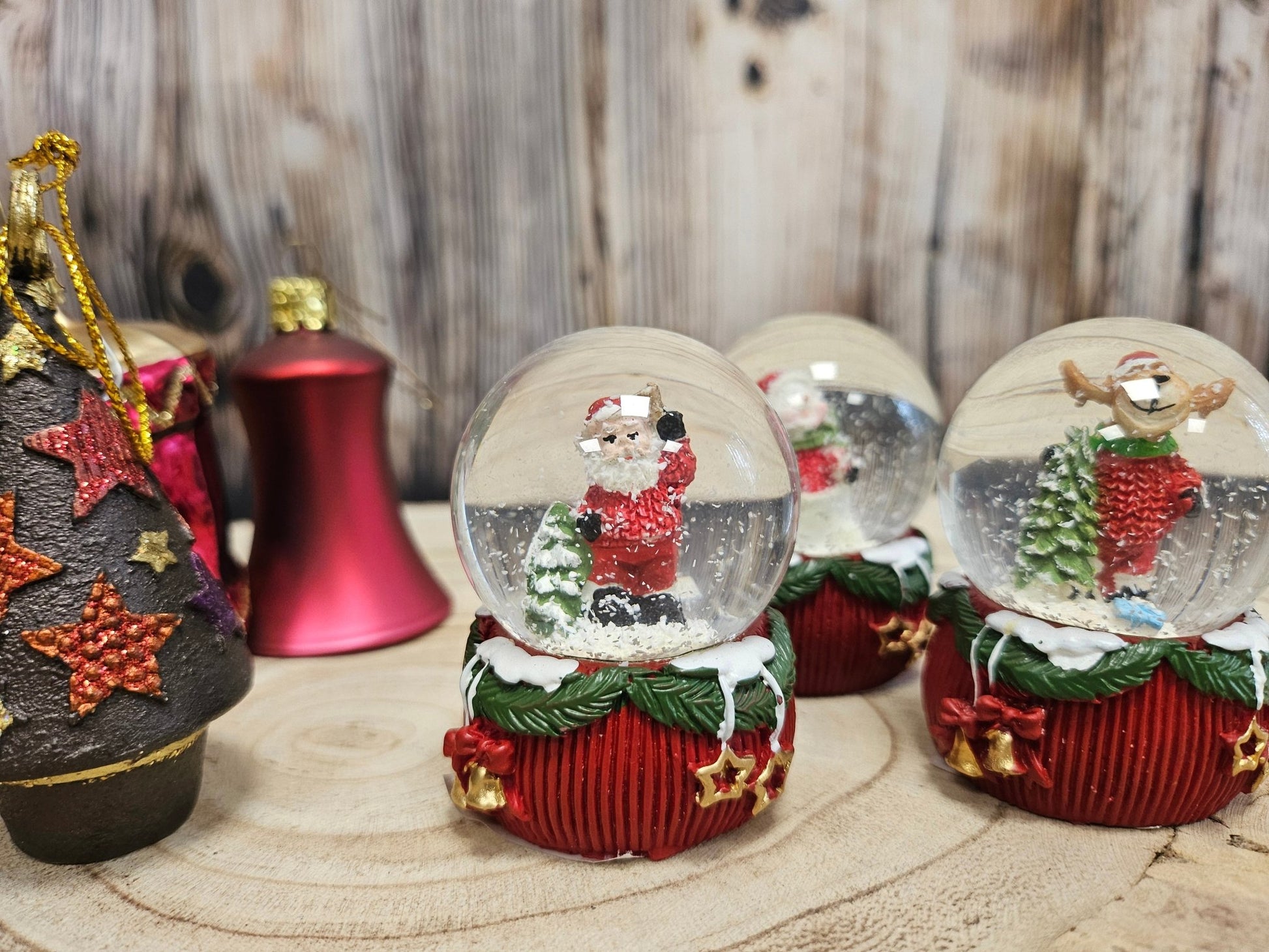 Mini - Schneekugeln Schneemann auf Deko - Sockel 45mm Durchmesser - Schneekugelhaus
