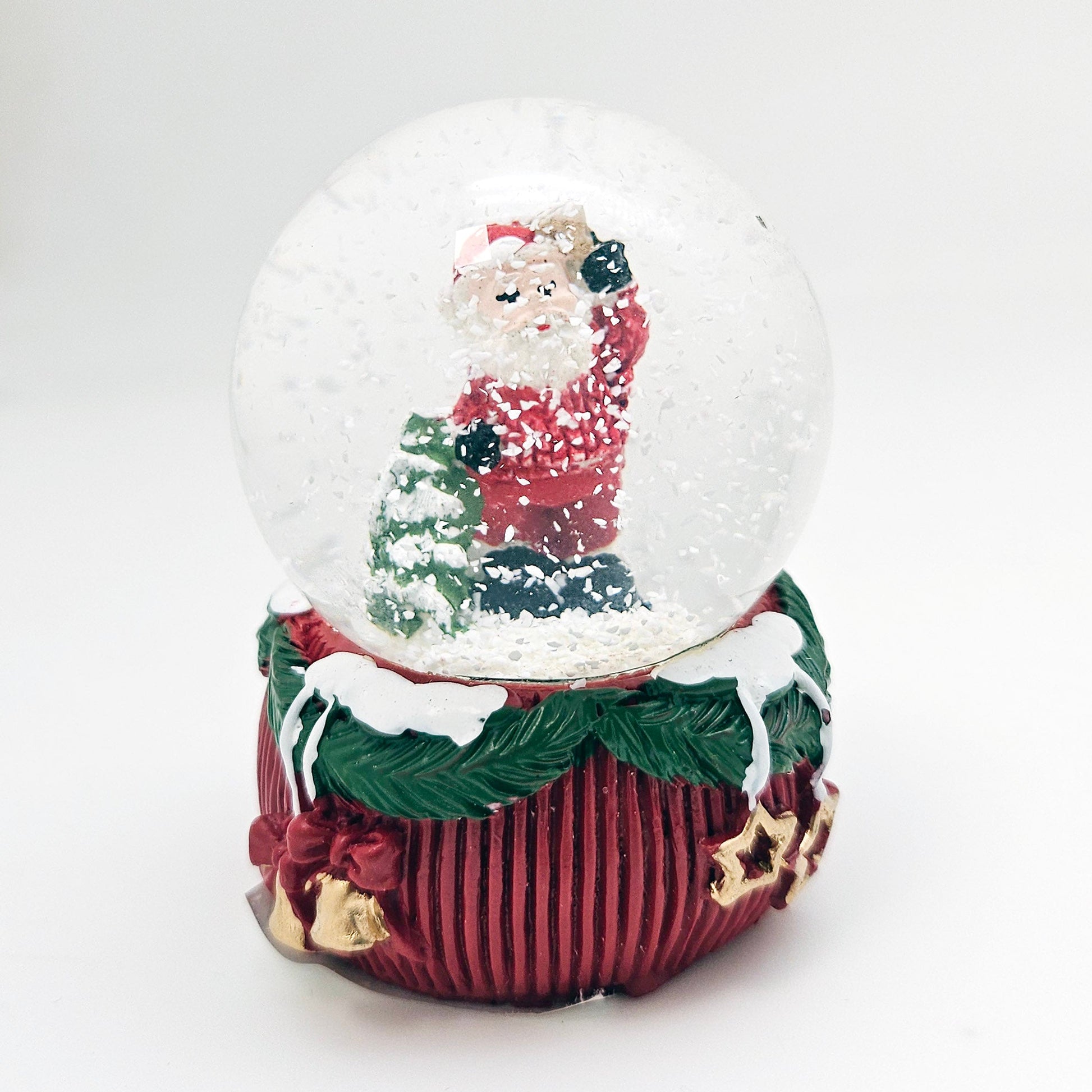 Mini - Schneekugeln Weihnachtsmann auf Deko - Sockel 45mm Durchmesser - Schneekugelhaus