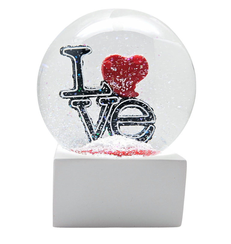 Moderne Designer Schneekugel LOVE auf Sockel weiß eck 100 mm Durchmesser - Schneekugelhaus