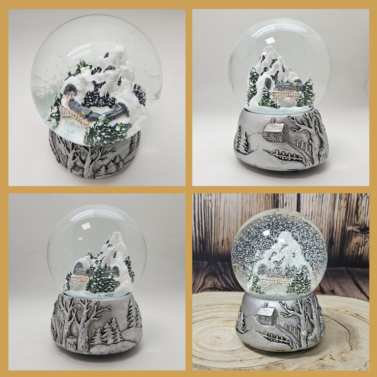 Nostalgische Schneekugel Berglandschaft Brücke Silber Landschaft 100 mm Durchmesser mit Spieluhr - Schneekugelhaus
