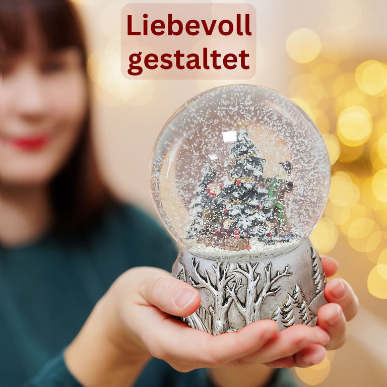 Nostalgische Schneekugel Christbaum schmücken auf Silber Landschaft 100 mm Durchmesser mit Spieluhr - Schneekugelhaus