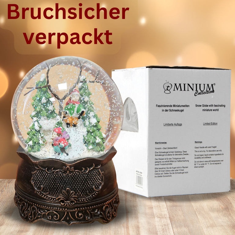 Nostalgische Schneekugel Familienspaziergang auf Ornamentsockel kupfer antik 100 mm Durchmesser mit Spieluhr - Schneekugelhaus