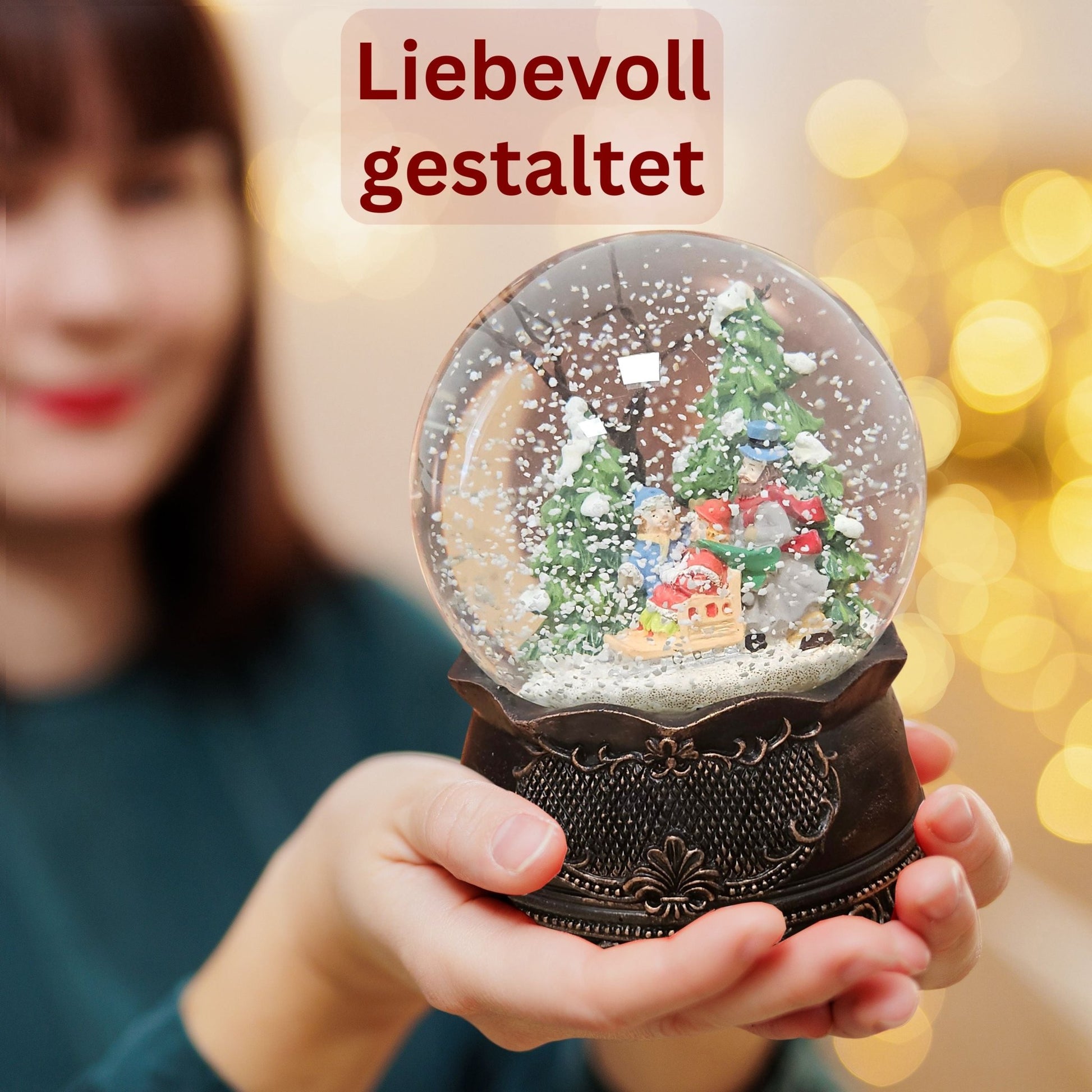 Nostalgische Schneekugel Familienspaziergang auf Ornamentsockel kupfer antik 100 mm Durchmesser mit Spieluhr - Schneekugelhaus