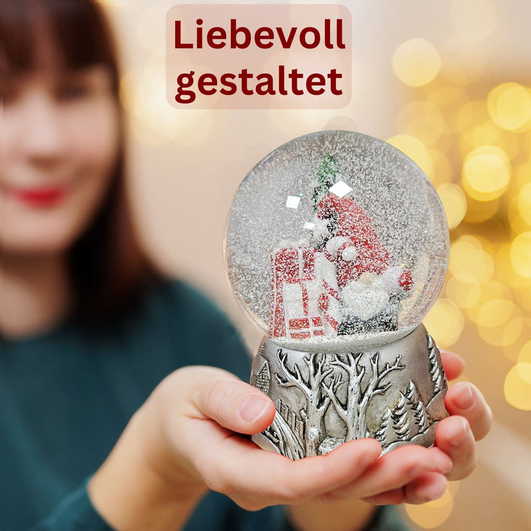 Nostalgische Schneekugel Weihnachtswichtel Silber Landschaft 100 mm Durchmesser mit Spieluhr - Schneekugelhaus