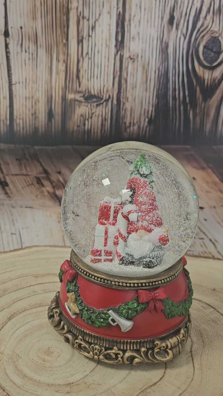 Schöne Schneekugel Wichtel Christbaum  auf Sockel Weihnachtsdekor rot mm Durchmesser mit Spieluhr