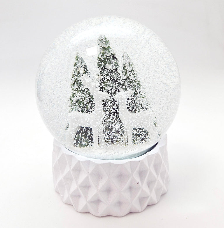 Schneekugel 2 Rehe auf Sockel weiß kubisch "PURE - Line" 10 cm Durchmesser - Schneekugelhaus