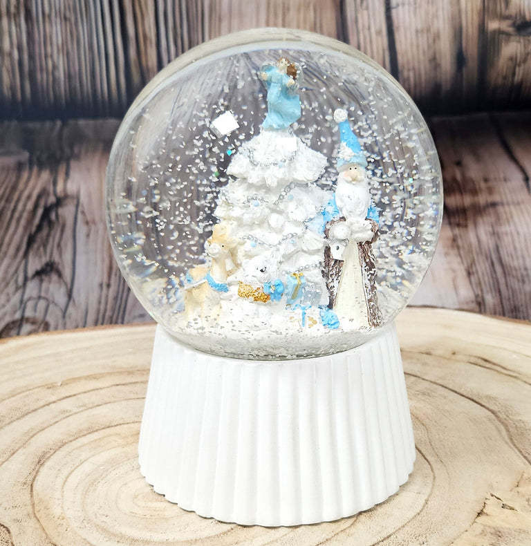 Schneekugel Weihnachtsmann mit Spieluhr, blau silber auf weiß geriffelt - 120 mm Durchmesser - Schneekugelhaus