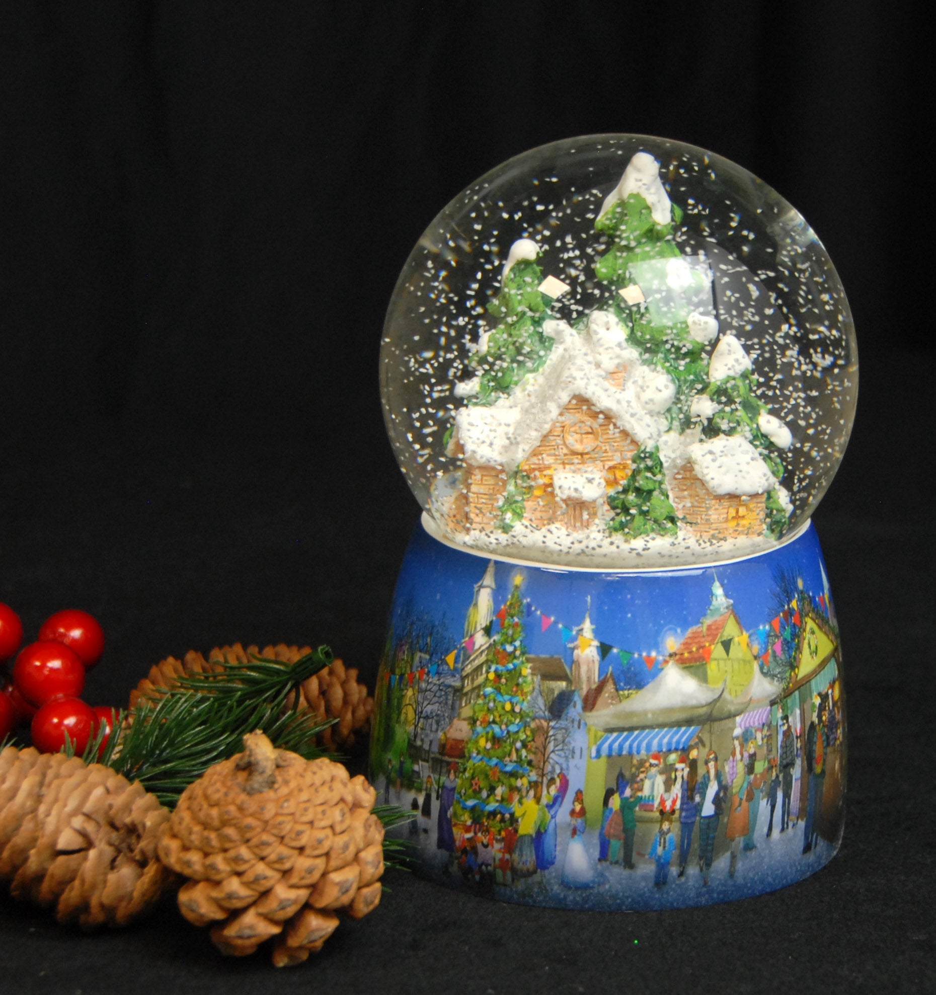 Nostalgie-Schneekugel Hüttenzauber mit Spieluhr - 100mm Durchmesser - Schneekugelhaus