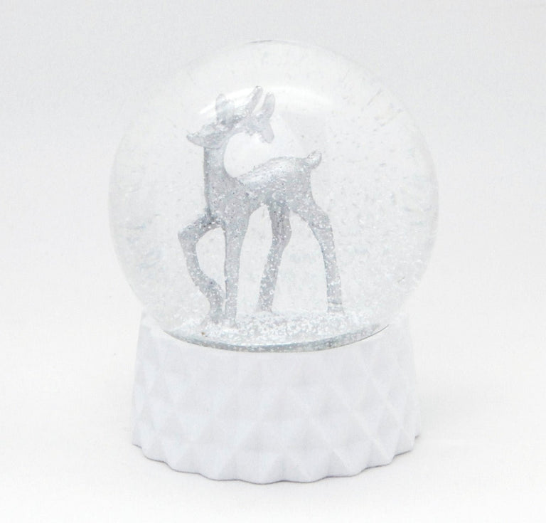 Schneekugel Hirsch silber auf weiß Sockel kubisch "PURE-Line" 10 cm Durchmesser - Schneekugelhaus