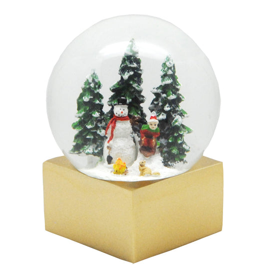Schneekugel Schneemann steht vor Lagerfeuer auf Sockel golden eckig "PURE-Line" 10 cm Durchmesser - Schneekugelhaus