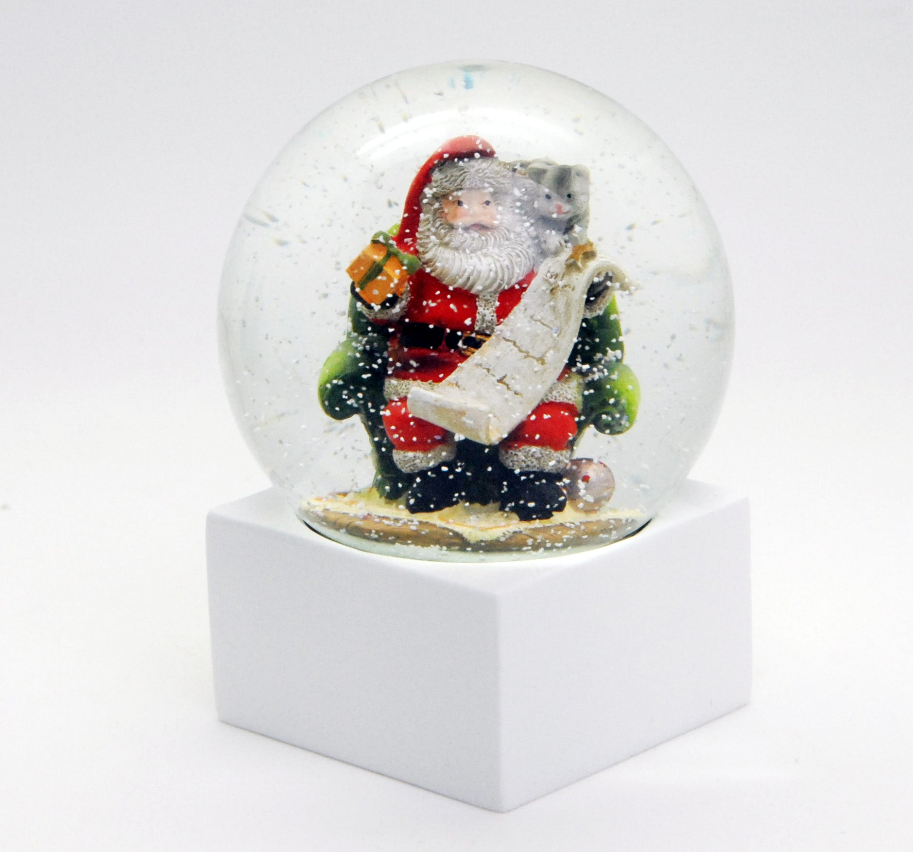 Schneekugel Weihnachtsmann mit Geschenkeliste auf Sockel weiß eckig "PURE-Line" 10 cm Durchmesser - Luftblase - Schneekugelhaus