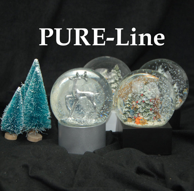 Schneekugel Weihnachtsmann weiß auf Sockel weiß eckig "PURE-Line" 10 cm Durchmesser - Schneekugelhaus